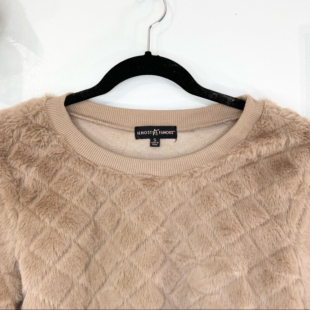 M cozy, soft, crewneck, tan, beige sweat sweater - Picture 9 of 10